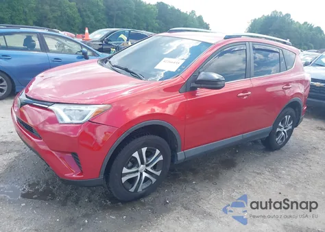 2017 Toyota Rav4 Le z USA, uszkodzony, nr VIN JTMZFREV7HJ115991